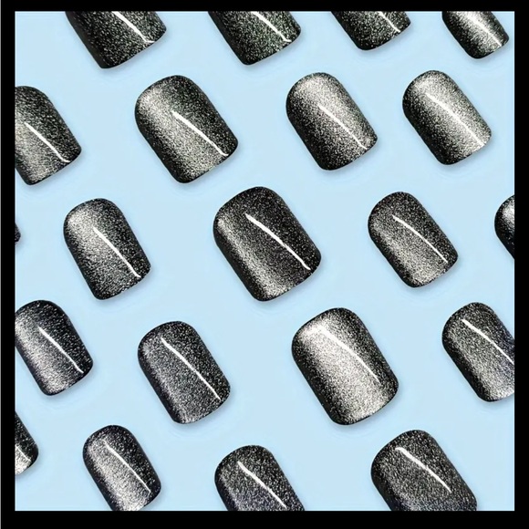 NWOT~ Full cover Press on nails, set of 24 count. Includes nail glue - Picture 3 of 8